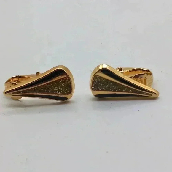 Art Deco Black Enamel and Glittery Gold clip on Earrings Estate Jewelry - Picture 2 of 3